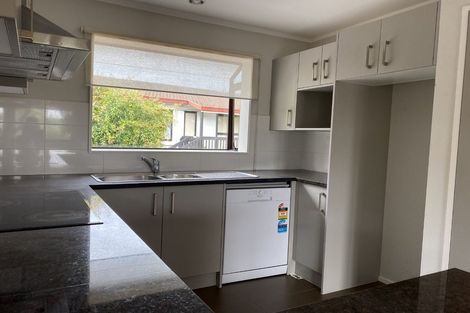 Photo of property in 22 Gosford Drive, Botany Downs, Auckland, 2010