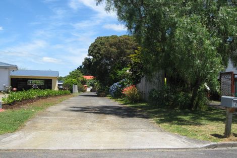 Photo of property in 16 Taihiki Road, Clarks Beach, 2122