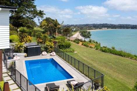 Photo of property in 32 Tindalls Bay Road, Tindalls Beach, Whangaparaoa, 0930