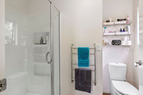 Photo of property in 108a Wairau Road, Oakura, 4314