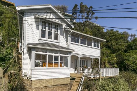 Photo of property in 45 Palliser Road, Roseneath, Wellington, 6011