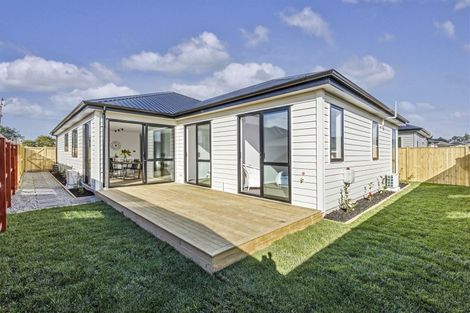 Photo of property in 63 Nobilo Road, Kumeu, 0810