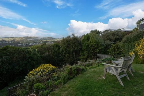 Photo of property in 1 Atamira Close, Churton Park, Wellington, 6037