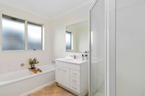 Photo of property in 7 Thistlewood Avenue, Hamilton East, Hamilton, 3216