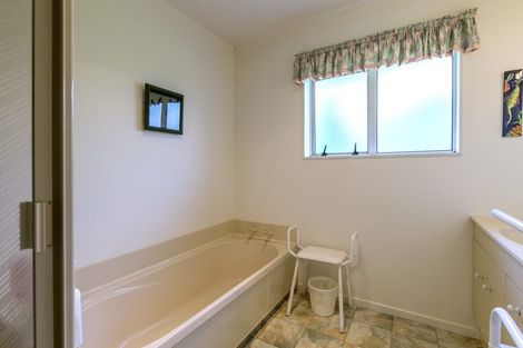 Photo of property in 78 Cedar Drive, Paraparaumu Beach, Paraparaumu, 5032