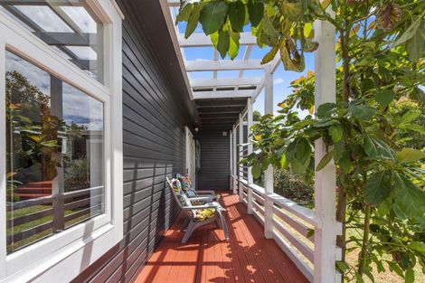 Photo of property in 16 Mahoe Street, Otaki Beach, Otaki, 5512