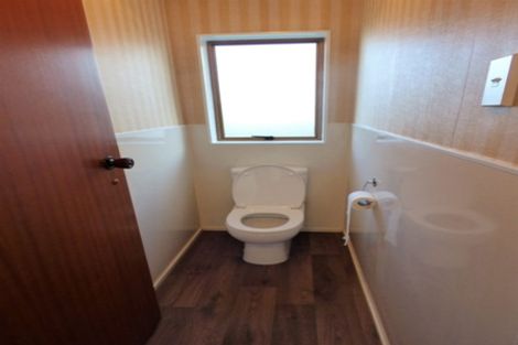 Photo of property in 17a Edgewater Parade, Waiuku, 2123