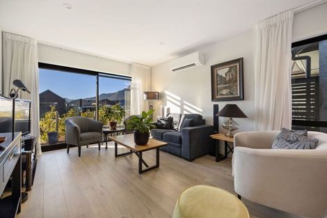 Photo of property in 12 Chapman Way, Jacks Point, 9371