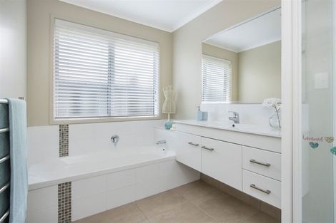 Photo of property in 16 Gleneagles Drive, Aongatete, Katikati, 3178