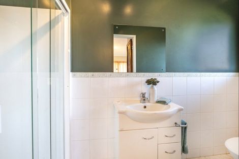 Photo of property in 23 Callender Place, Shelly Park, Auckland, 2014