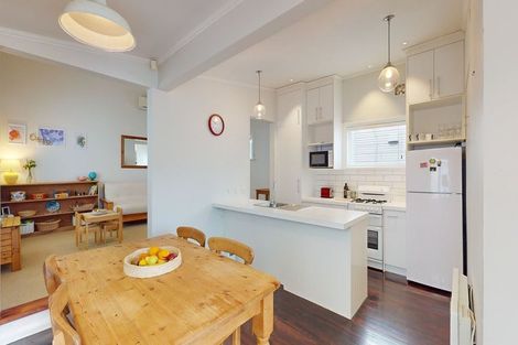 Photo of property in 9 Herald Terrace, Berhampore, Wellington, 6023