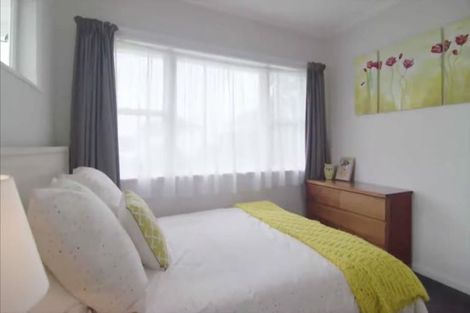 Photo of property in 1/94-96 Verran Road, Birkdale, Auckland, 0626