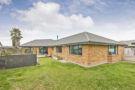 Photo of property in 8 Woodgate Court, Fitzherbert, Palmerston North, 4410