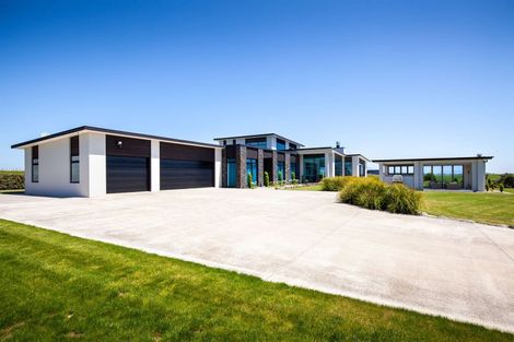 Photo of property in 866 Otaraoa Road, Tikorangi, Waitara, 4383