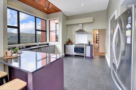 Photo of property in 16 Ascog Road, Ravensbourne, Dunedin, 9022