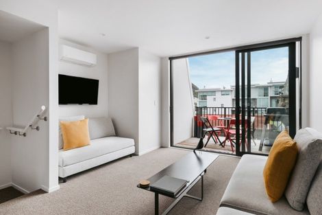 Photo of property in 4/17 Victoria Road, Mount Maunganui, 3116