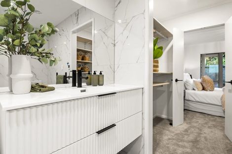 Photo of property in 2/48 Park Hill Road, Birkenhead, Auckland, 0626