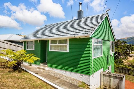 Photo of property in 19 Gloucester Street, Cannons Creek, Porirua, 5024