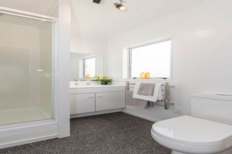 Photo of property in 2/94 Saint Johns Road, Saint Johns, Auckland, 1072