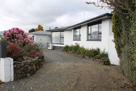 Photo of property in 18 Kilmarnock Street, Wallacetown, 9816