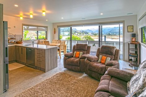 Photo of property in 20 Daphne Road, Tairua, 3508