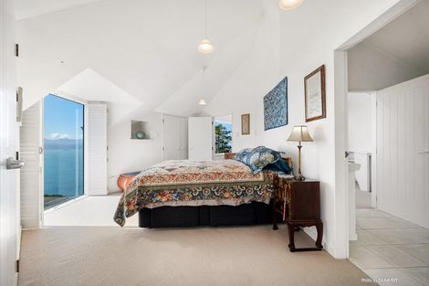 Photo of property in 96 Nicholson Road, Khandallah, Wellington, 6035