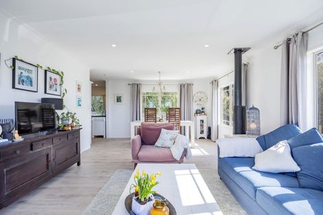 Photo of property in 39 Emlyn Place, Torbay, Auckland, 0630