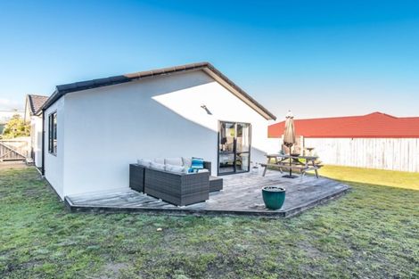 Photo of property in 121 Queens Road, Waikanae Beach, Waikanae, 5036