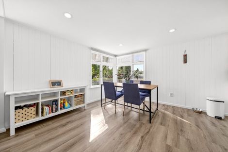 Photo of property in 382 High Street South, Carterton, 5713