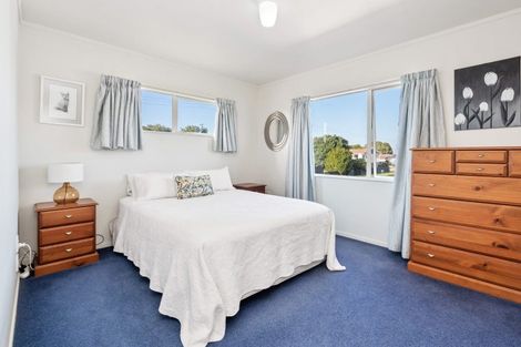 Photo of property in 19 Manaia View Road, One Tree Point, 0118