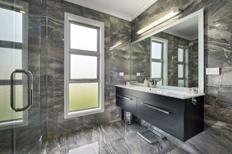 Photo of property in 15 De Bettencor Place, Mount Pisa, Cromwell, 9383