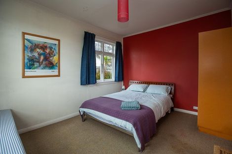 Photo of property in 174 Queens Drive, Lyall Bay, Wellington, 6022