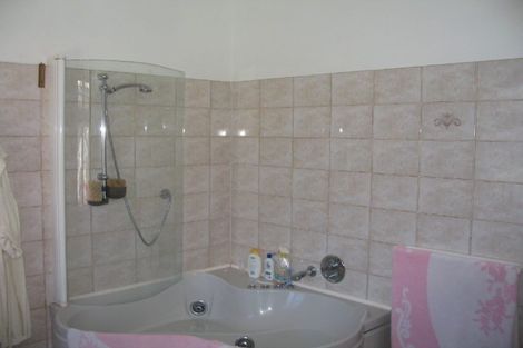 Photo of property in 9 Rimu Road, Kelburn, Wellington, 6012