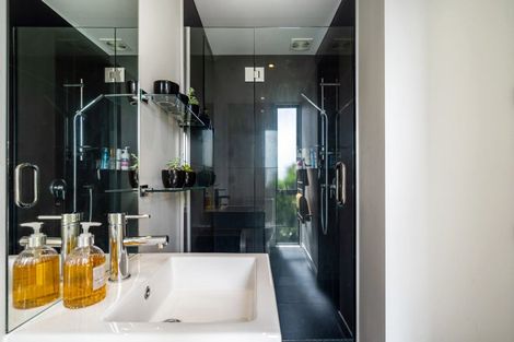 Photo of property in 15b Verran Road, Birkenhead, Auckland, 0626