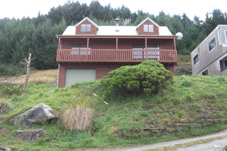 Photo of property in 7a Caples Place, Fernhill, Queenstown, 9300