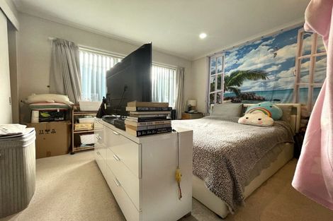 Photo of property in 110 Bob Charles Drive, Golflands, Auckland, 2013