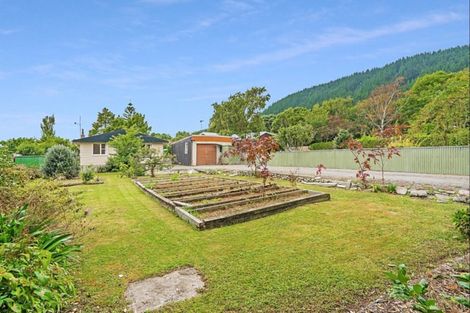 Photo of property in 9 Tararua Street, Paraparaumu, 5032