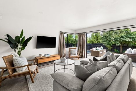 Photo of property in 17 Washington Place, Havelock North, 4130