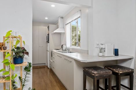 Photo of property in 278 Whangaparaoa Road, Red Beach, 0932