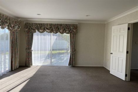 Photo of property in 11 Santa Ana Drive, Shamrock Park, Auckland, 2016