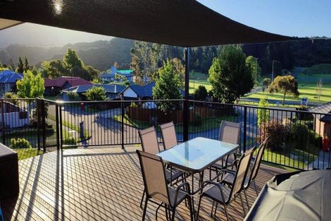 Photo of property in 2 Pukeko Place, Picton, 7220