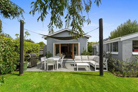 Photo of property in 32 Windermere Road, Papanui, Christchurch, 8053