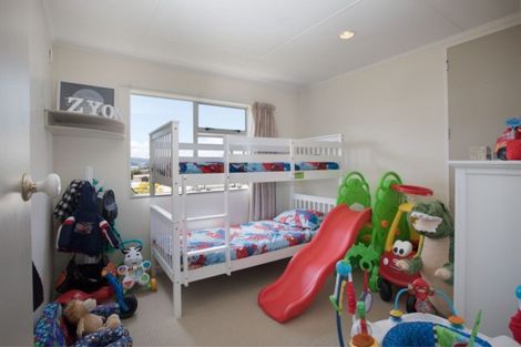 Photo of property in 4 Almora View, Ascot Park, Porirua, 5024