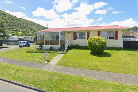 Photo of property in 2 Wyoming Grove, Totara Park, Upper Hutt, 5018