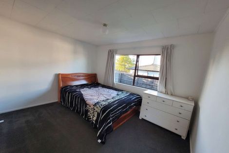 Photo of property in 1/94 Roberts Road, Te Atatu South, Auckland, 0610