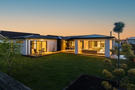 Photo of property in 19 Frank Ernest Crescent, Prebbleton, 7676