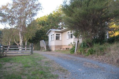 Photo of property in 28 Waterfall Road, Paraparaumu, 5032