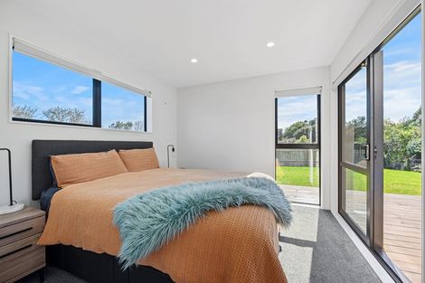 Photo of property in 18 Taupata Lane, Helensville, 0800