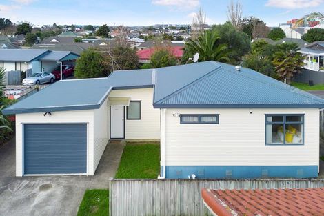 Photo of property in 32d Gifford Road, Papatoetoe, Auckland, 2025