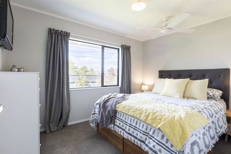 Photo of property in 6a Perrin Place, Kelvin Grove, Palmerston North, 4414